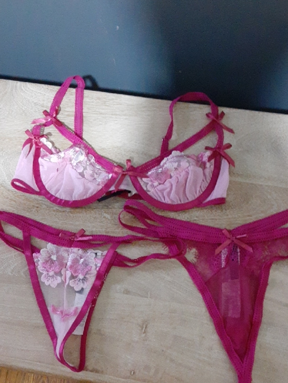 PrettyLittleThing Pink & Fuchsia Floral Lace Bra and Thong Set